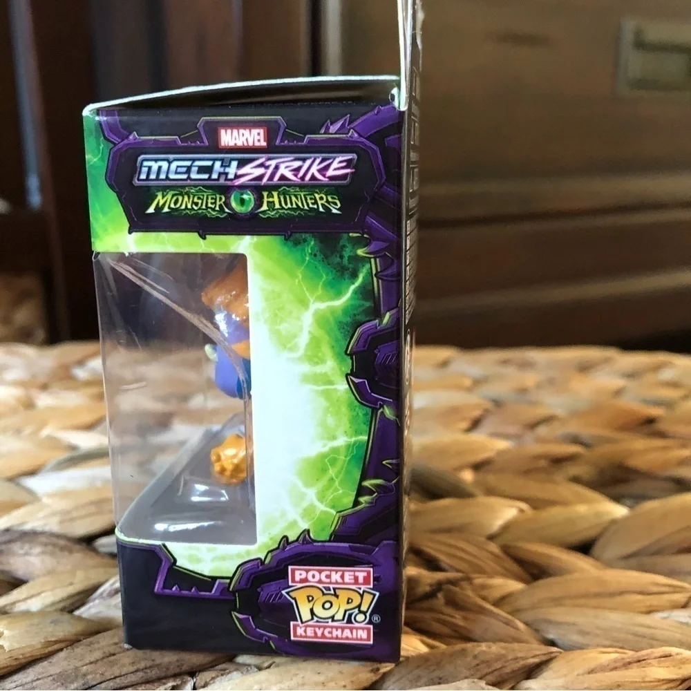 Funko Pop Marvel: Mech Strike Monster Hunters, Thanos pocket keychain